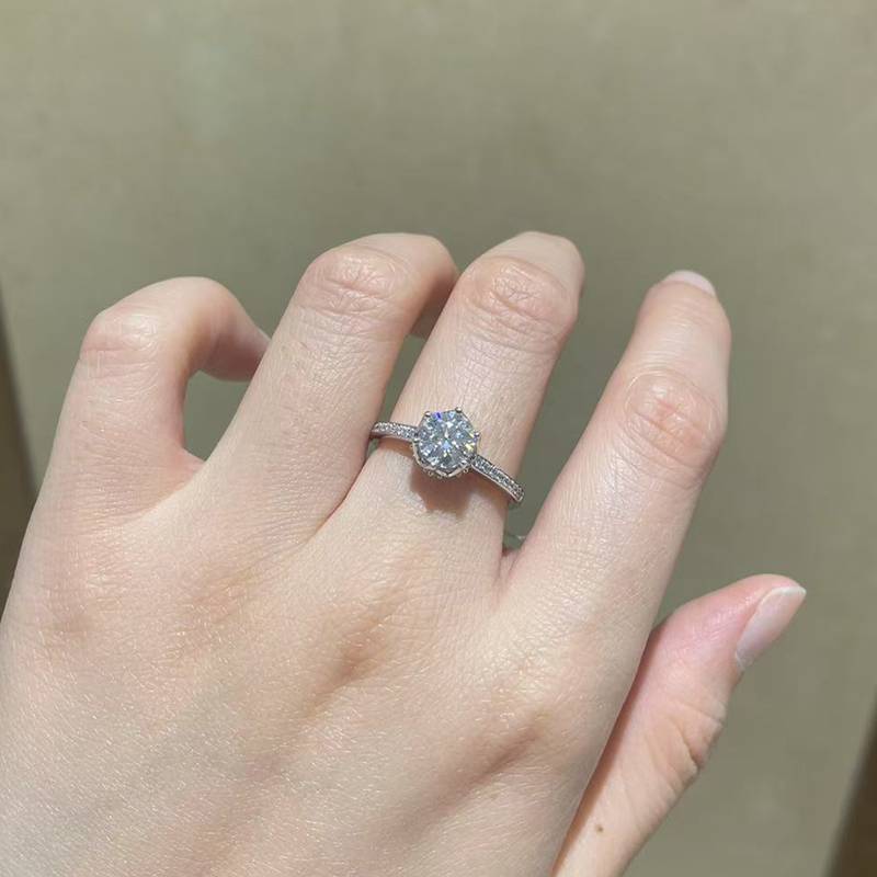 微镶六爪Women's RingS925银镀白金定制选款主石Moissanite1.0ct/副石高碳钻